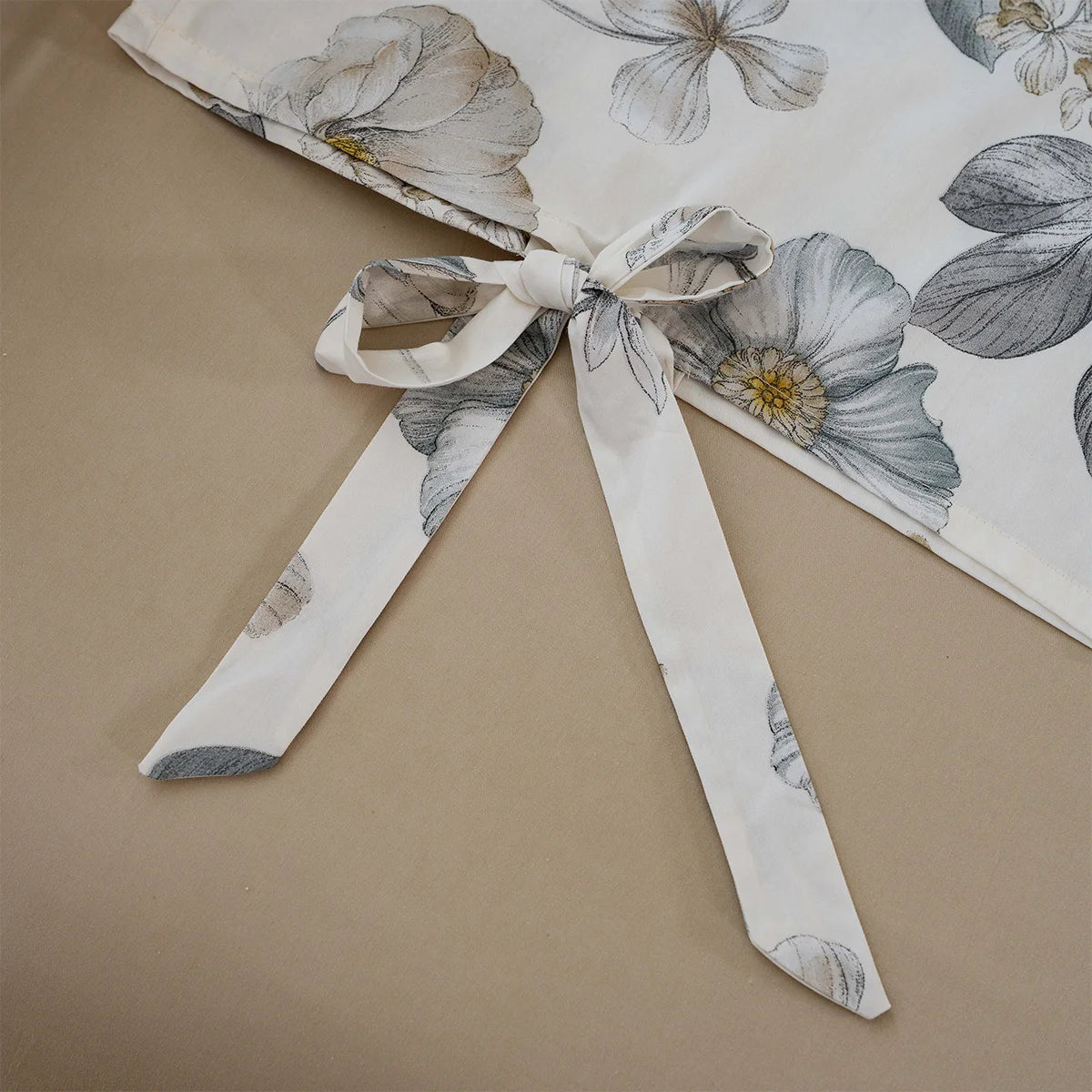 Botanical Bow-Tie Cotton Fitted Sheet