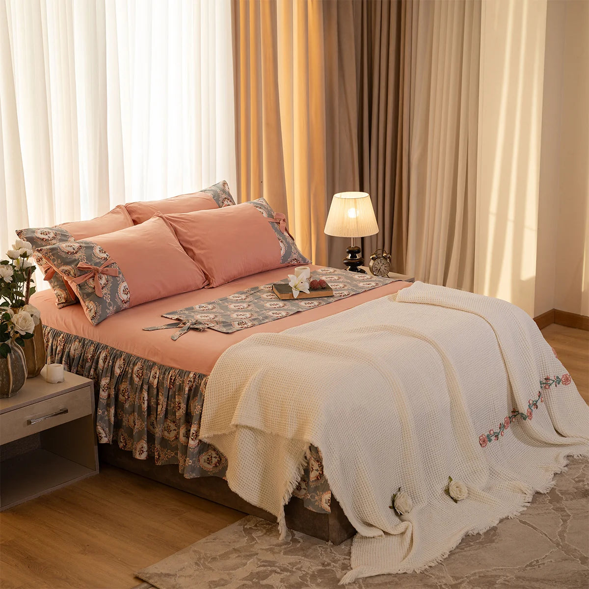 Cameo Bow-Tie Cotton Fitted Sheet