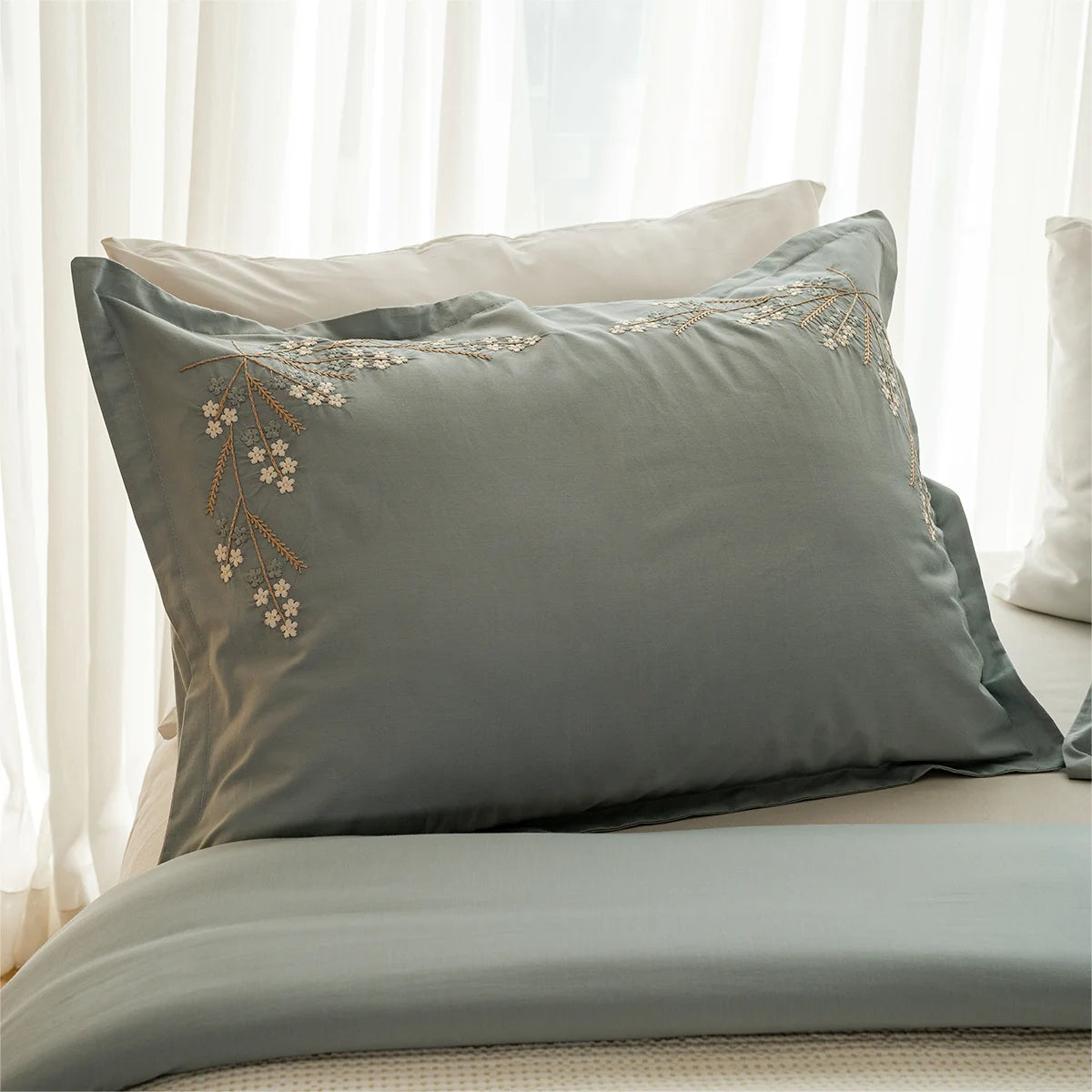 Embroidered Cotton Sheet Set