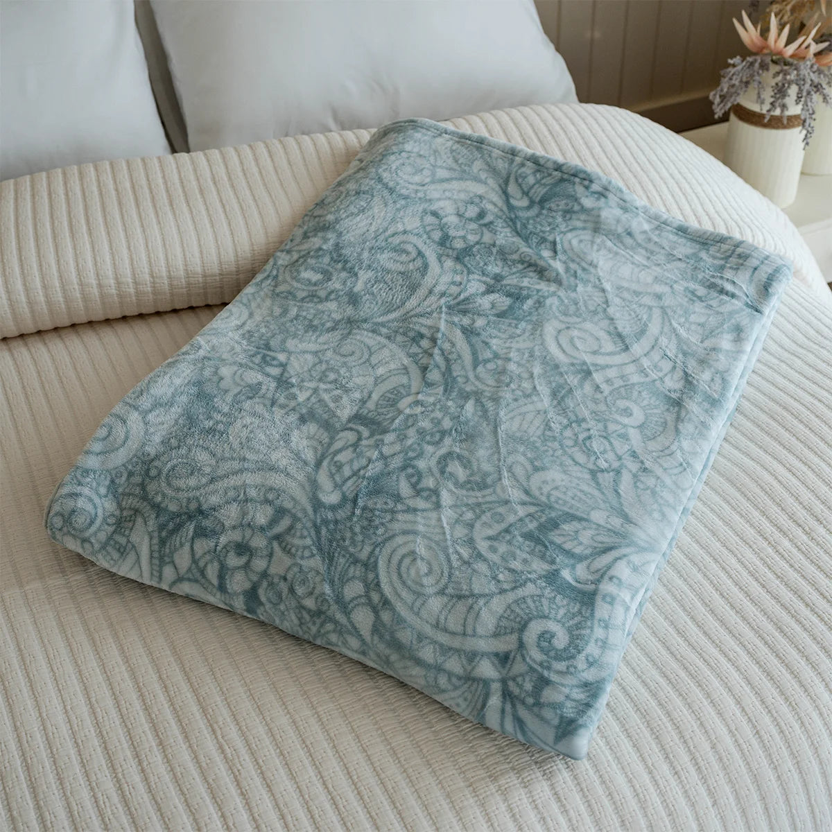 Filigree Paisley Velvet Bed Throw