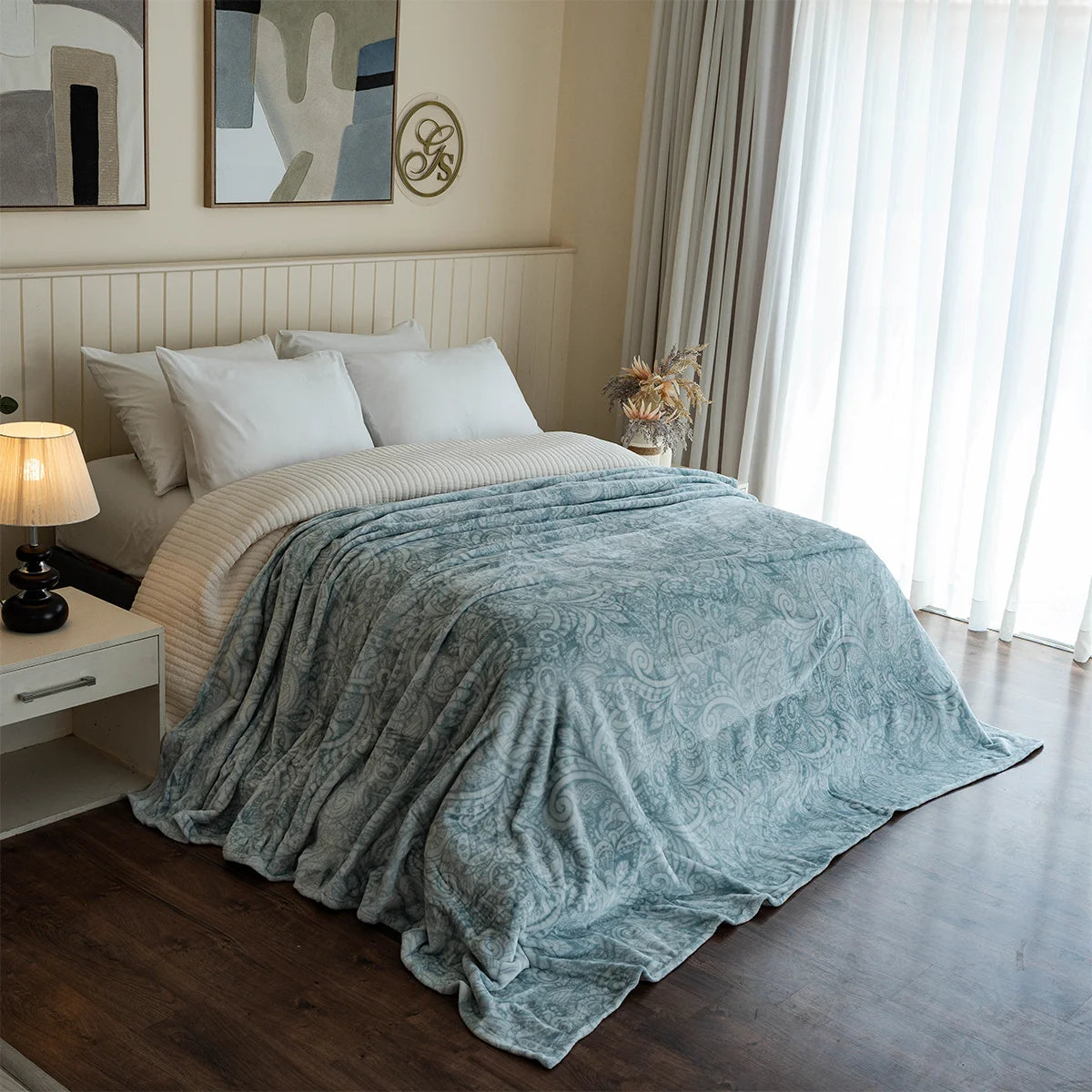 Filigree Paisley Velvet Bed Throw
