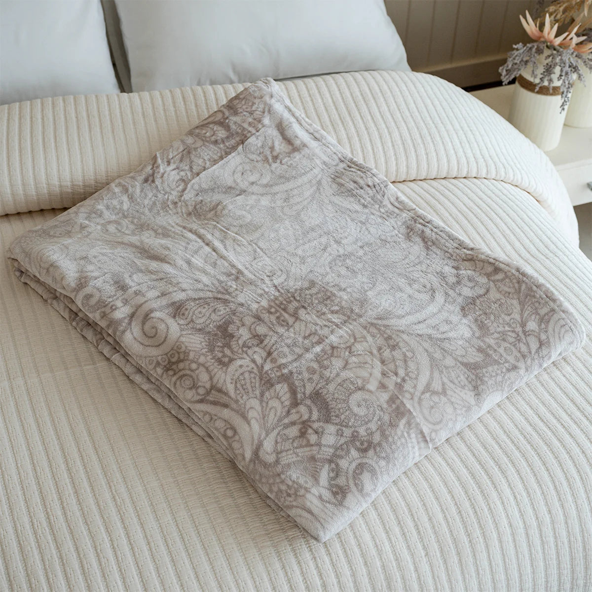 Filigree Paisley Velvet Bed Throw