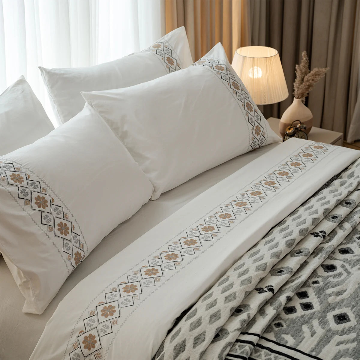 Kilim Embroidered Bedding Set