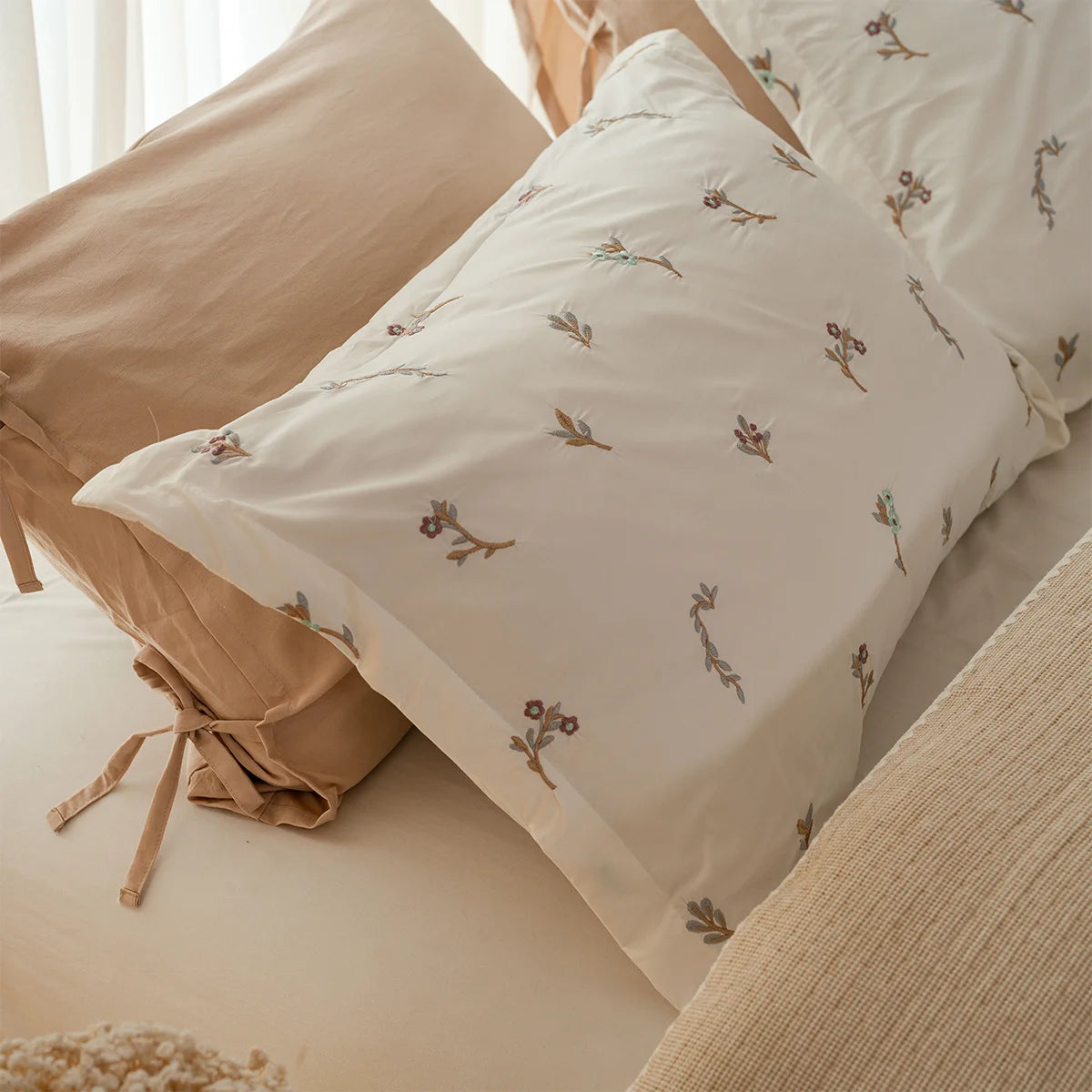Sprig Floral Bedding Set