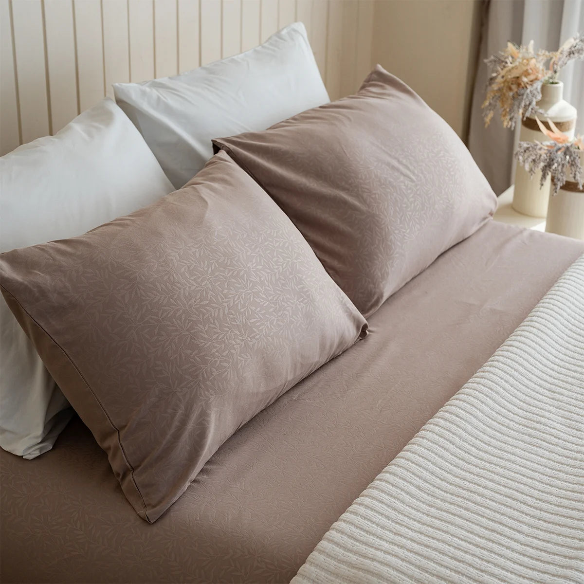 Vine Jacquard Cotton Fitted Sheet