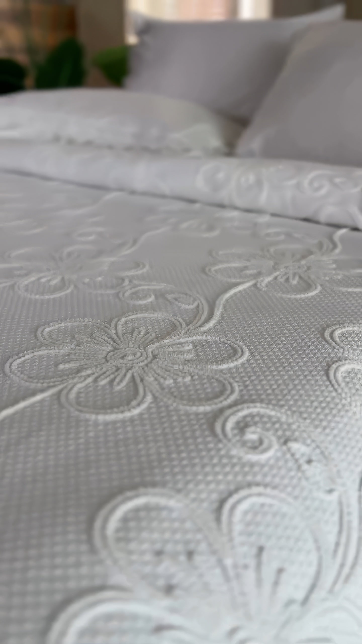 Lusia Bedspread Set 6 Pieces – طقم مفرش سرير لوسيا 6 قطع