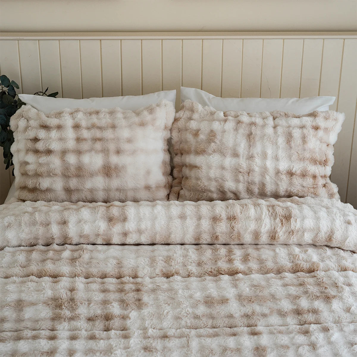 Bubbly Faux Fur Comforter