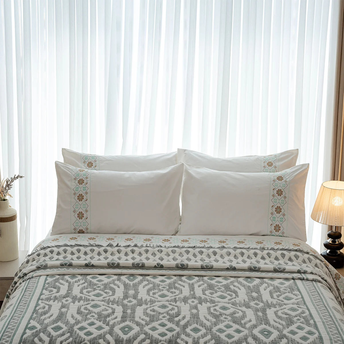 Kilim Embroidered Bedding Set