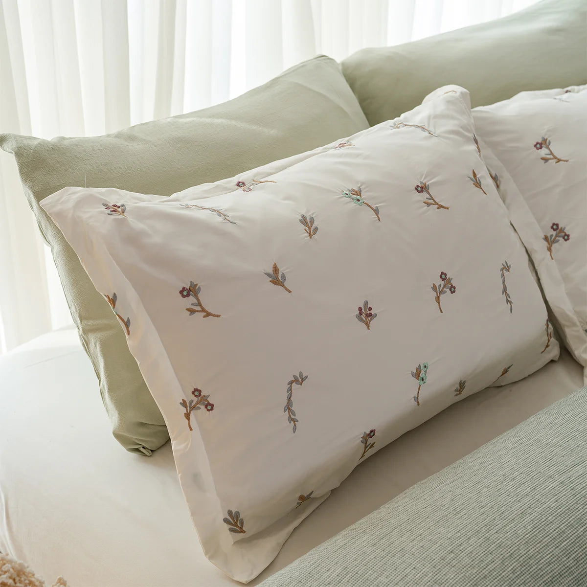 Sprig Floral Bedding Set