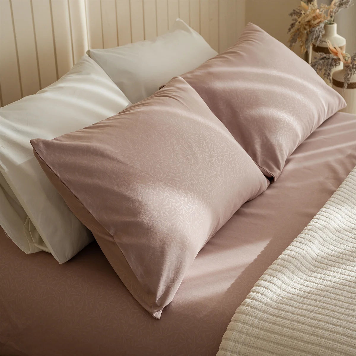 Vine Jacquard Cotton Fitted Sheet