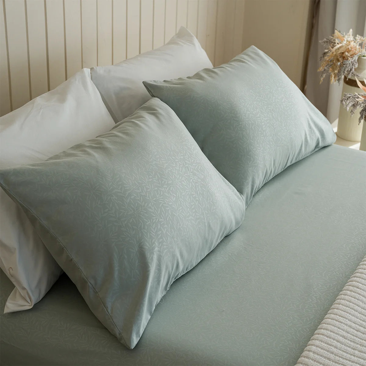 Vine Jacquard Cotton Fitted Sheet