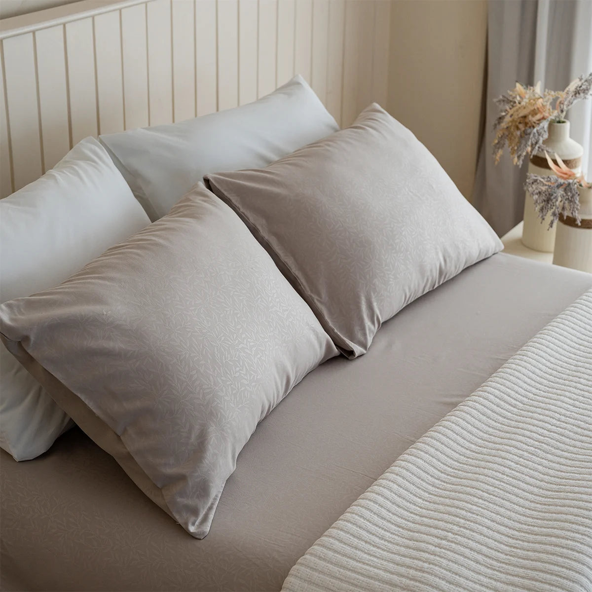 Vine Jacquard Cotton Fitted Sheet