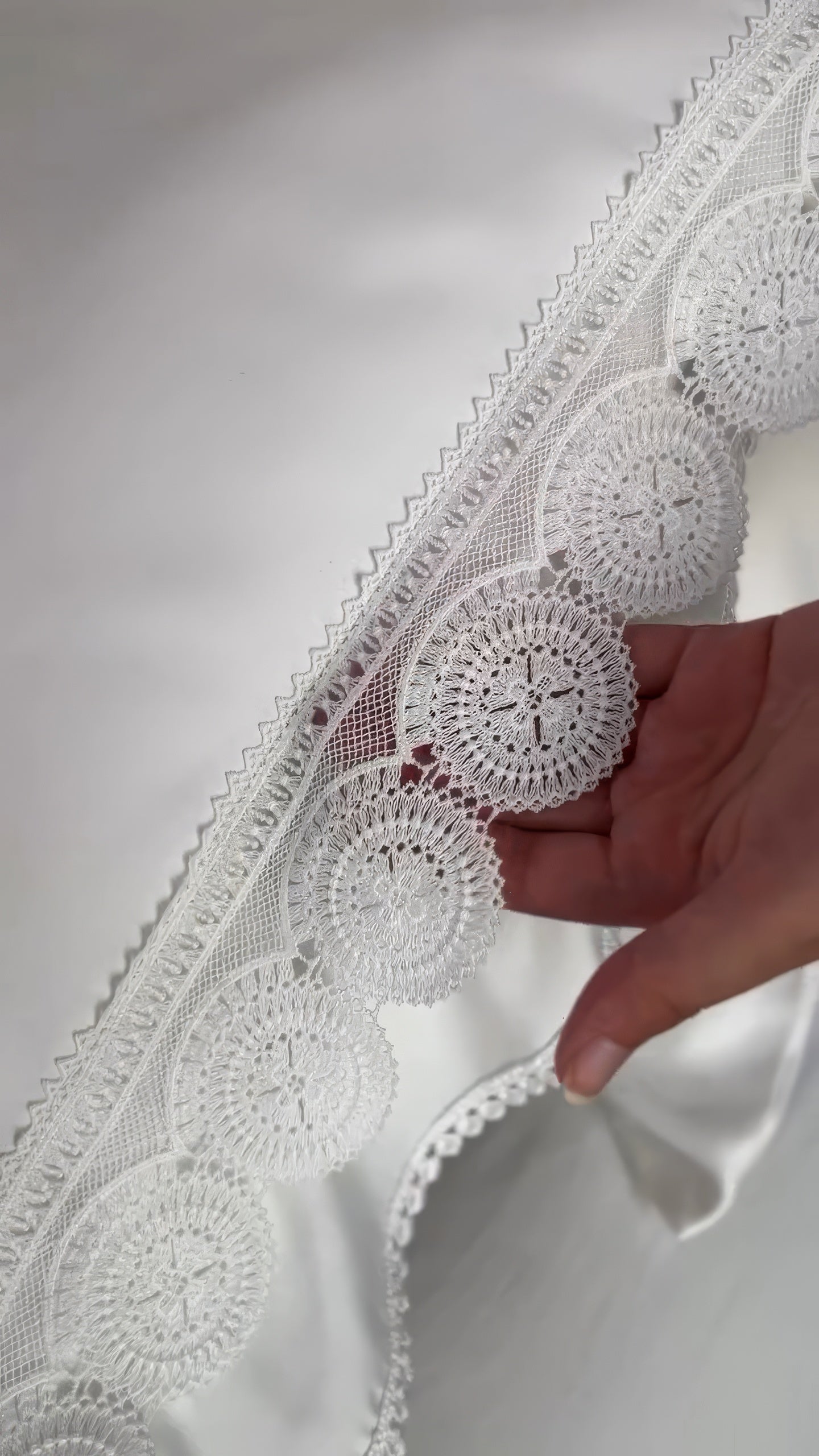 Lusia Bedspread Set 6 Pieces – طقم مفرش سرير لوسيا 6 قطع